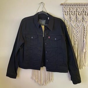 ✨SOLD✨ Levi’s Black Denim Jacket